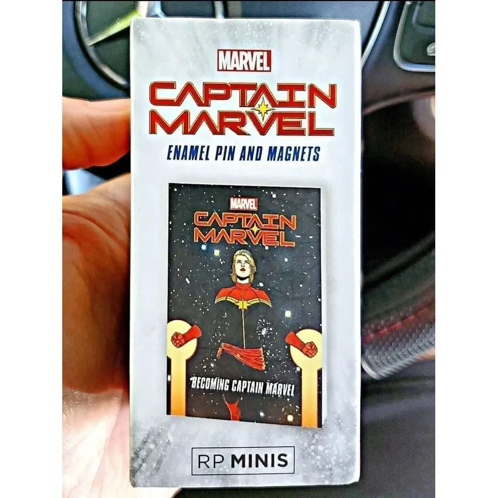Captain Marvel Embossed Enamel Pin and Magnets (3)+1‎ BRAND NEW SEALED